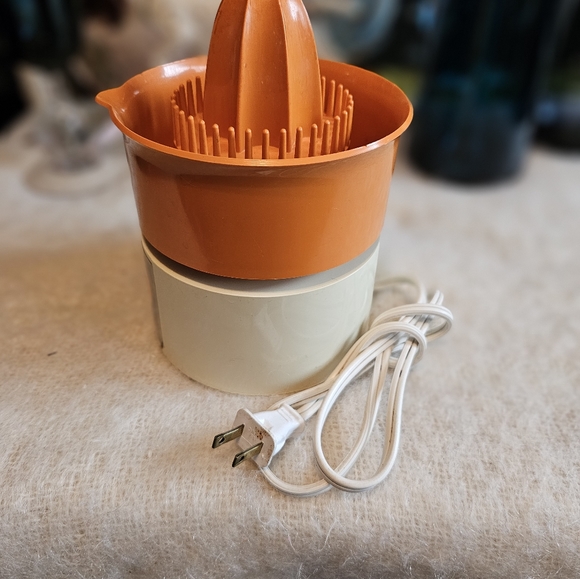 Dominum By Hamilton Beach Electric Juicer. Vintage 1970s - Picture 4 of 5